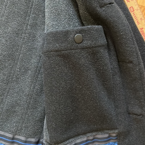 Classic timeless GAP wool 5 button car coat hip length - Picture 9 of 16